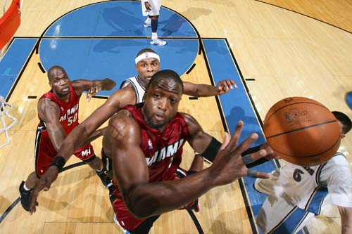 同时维持了 同时维持了