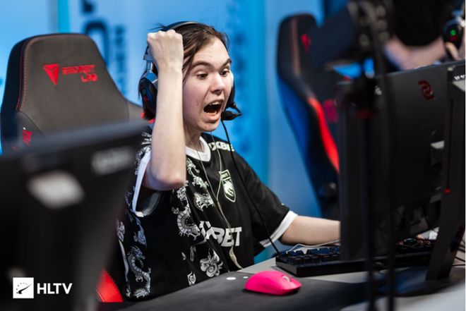 快速反击中 快速反击中